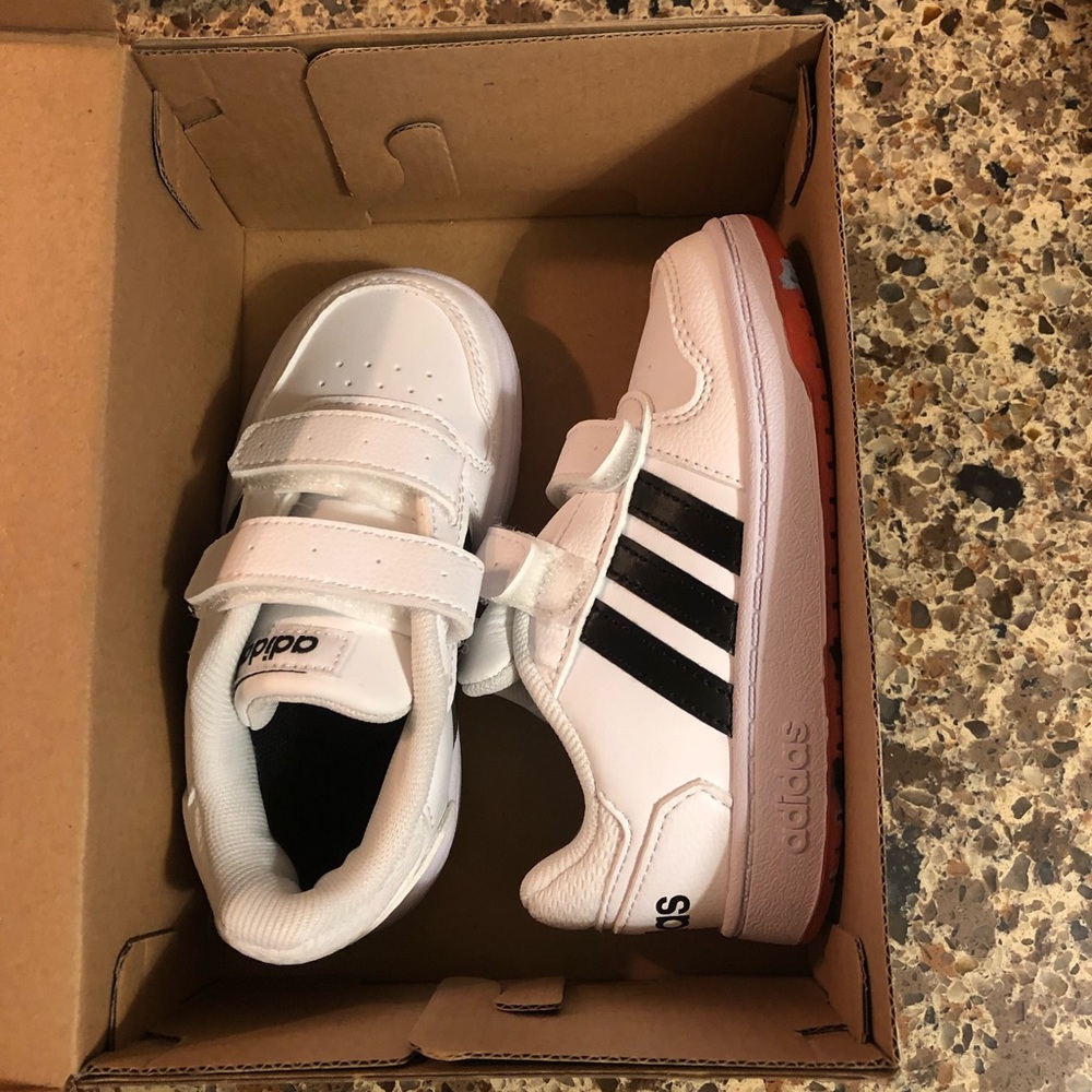 New in box Adidas toddler sneaker